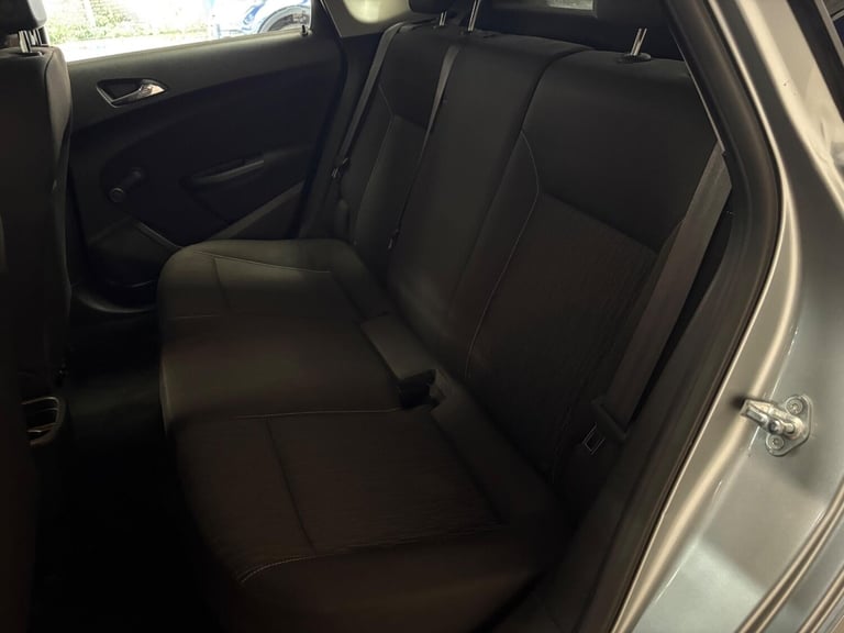 2014 Vauxhall Astra 1.4 16v Design Euro 5 5dr HATCHBACK Petrol Manual