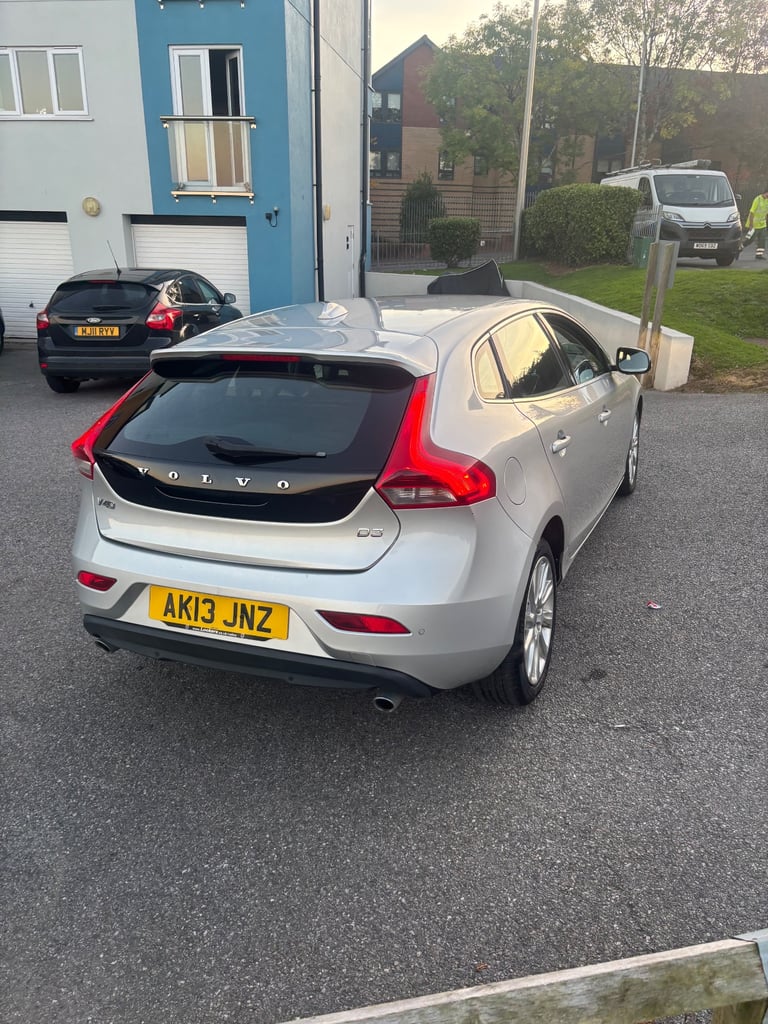 Volvo, V40, Hatchback, 2013, Semi-Auto, 1984 (cc), 5 doors