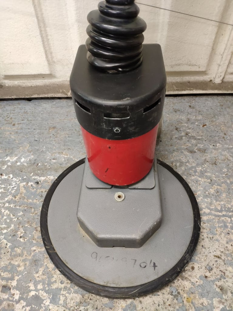 Victor Contractor 400 Rotary Floor Polisher / Scrubber