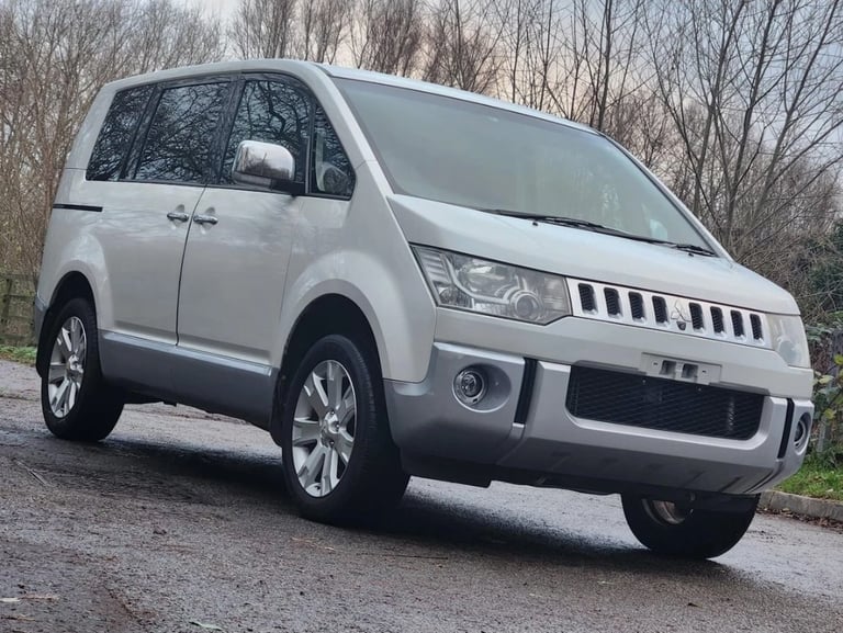 2010 Mitsubishi Delica D5 2.4 Auto 4X4 G Power Pack 8 Seater MPV Roof LCD Ulez Compliant MPV Petr...