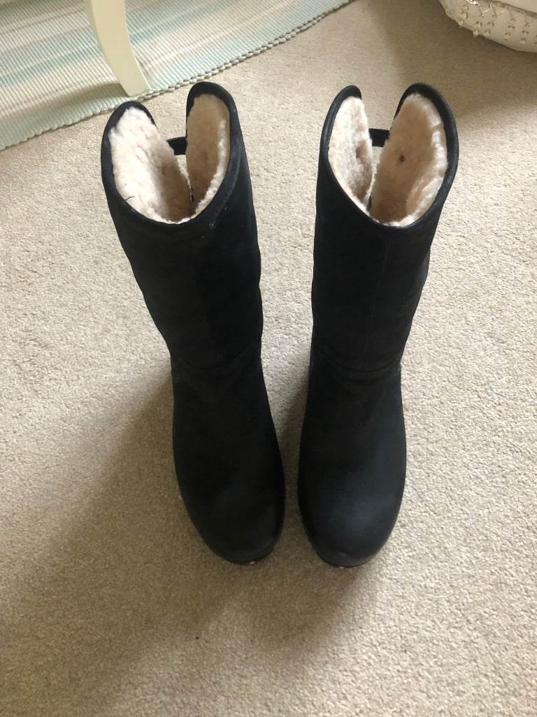 Black uggs for Sale Women s Boots Gumtree