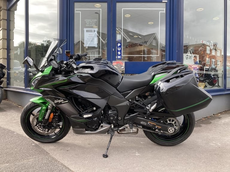 KAWASAKI PERFORMANCE TOURING EDITION - WITH FULL KAWASAKI SERVICE HISTORY 