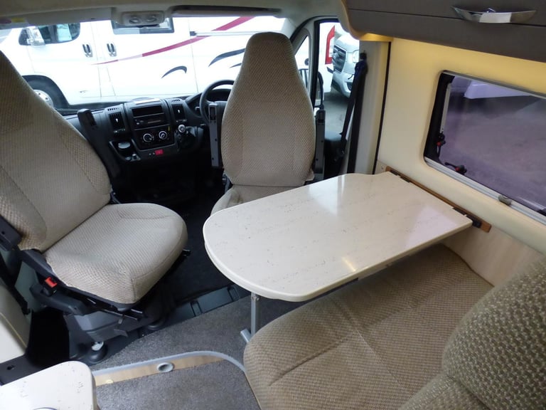 Auto-Trail Tribute 669 DIESEL MANUAL 2015/15