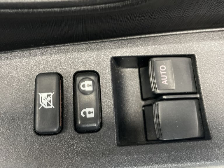 2013 Toyota Yaris 1.33 Dual VVT-i TR Hatchback 5dr Petrol Manual Euro 5 (101 ps) - AA INSPECT Hat...