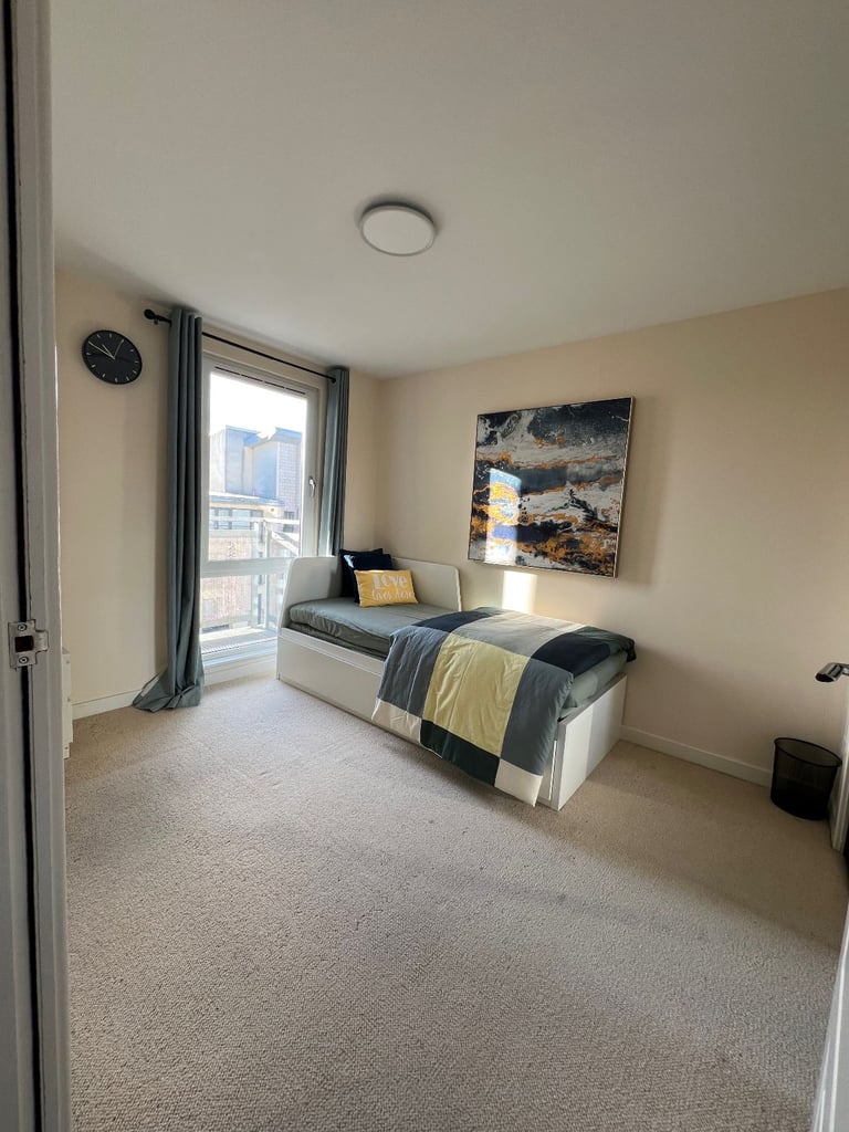 Double Room in a stylish penthouse | Edinburgh North