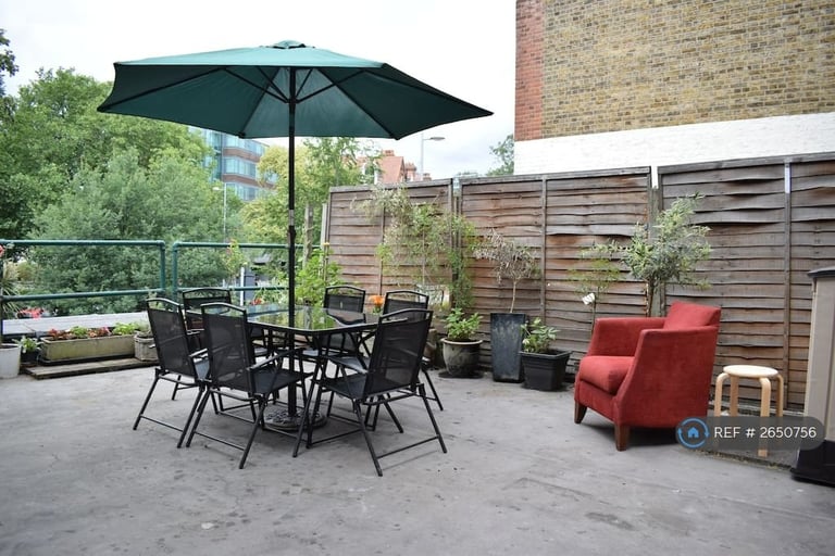 2 bedroom flat in The Green, London, W5 (2 bed) (#2650756)