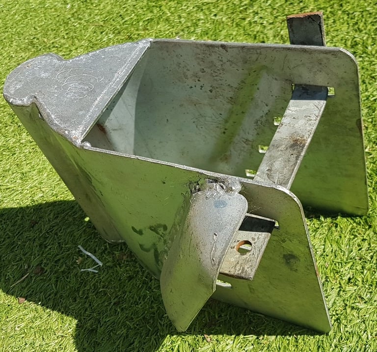 Hitch lock and wheel clamp for trailer, caravan, camper, motorhome.