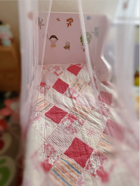 IKEA BUSUNGE extendable children’s bed in Pink