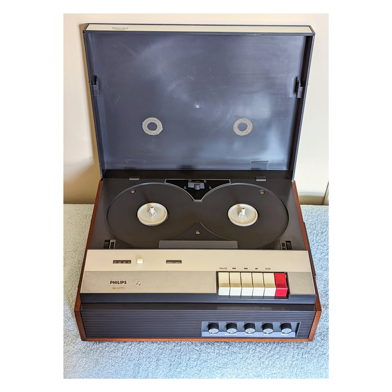 Vintage 1960's Grundig TK 14 Reel To Reel Tape Recorder (Non Practical)
