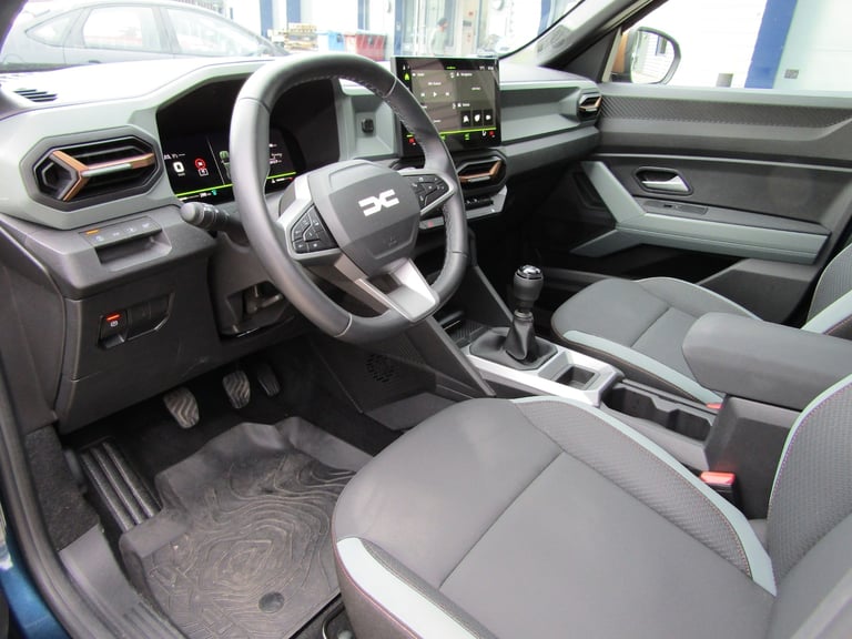  Dacia Bigster 1.2 TCe 140 EXTREME MHEV MILD HYBRID EURO 6 (s/s) LEFT HAND DRIVE  SUV Petrol Manual