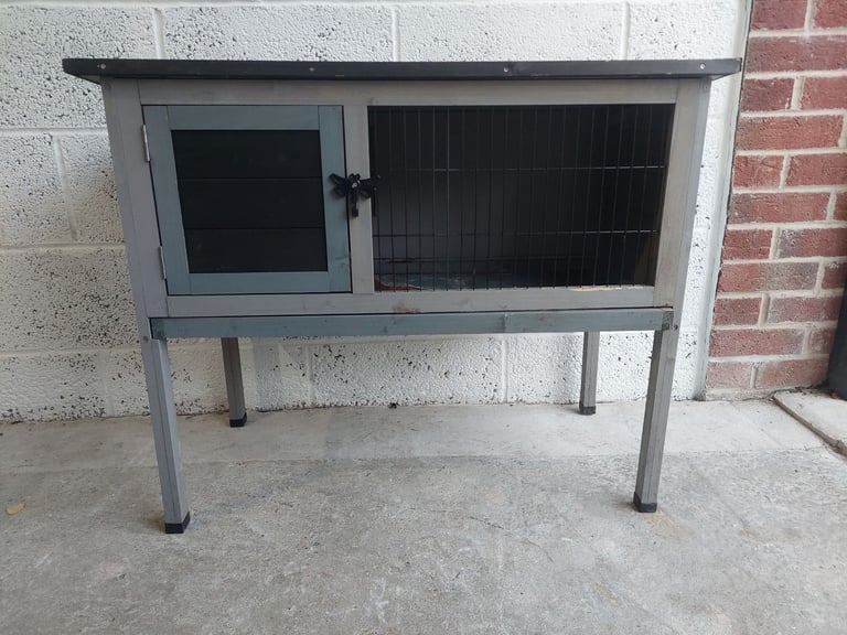 Rabbit / Guinea Pig Hutch 