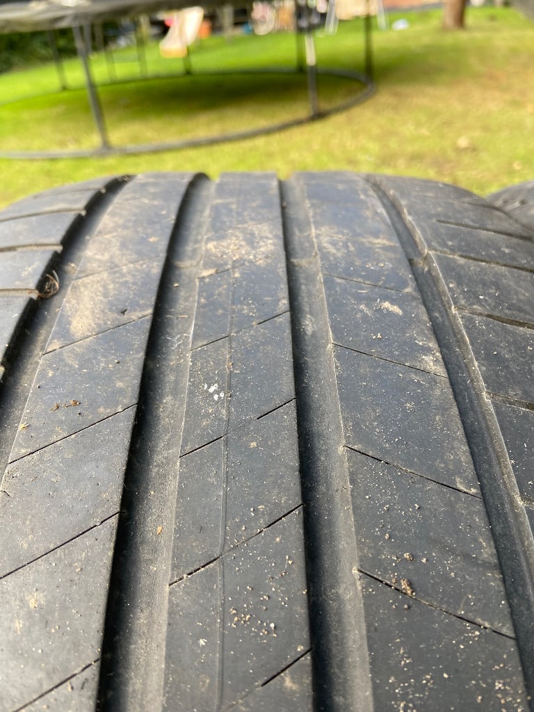 245 40 r19 tyres
