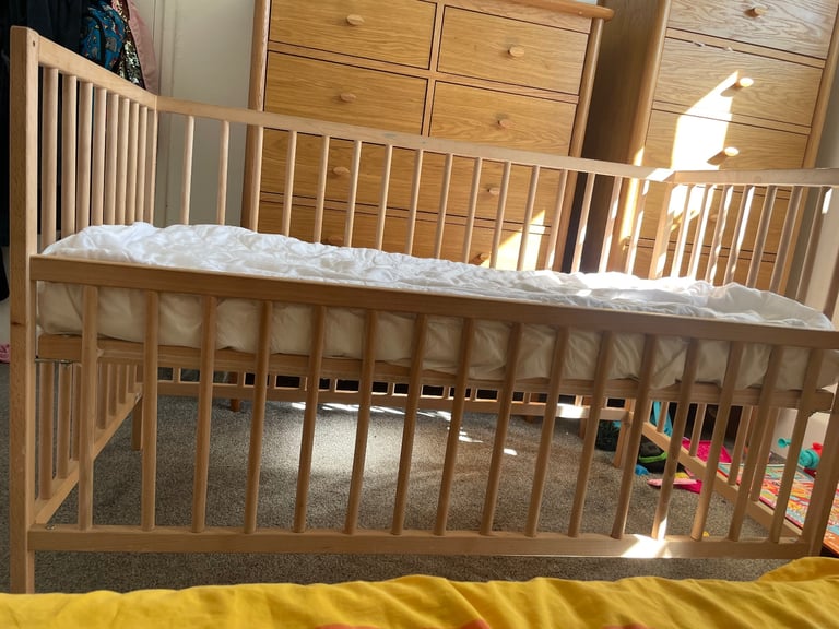 Cot bed
