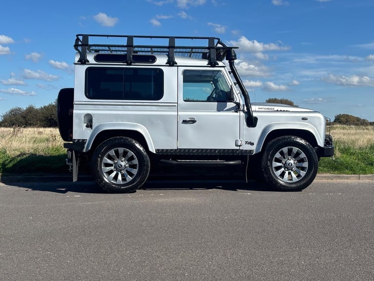 2025 Land Rover Defender 90 2.4 TDCi XS Station Wagon 4WD SWB Euro 4 3dr Diesel Manual