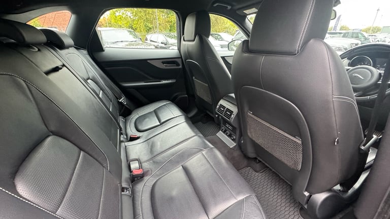 2017 Jaguar F-Pace 2.0d R-Sport 5dr Auto AWD Diesel Estate Estate Diesel Automatic