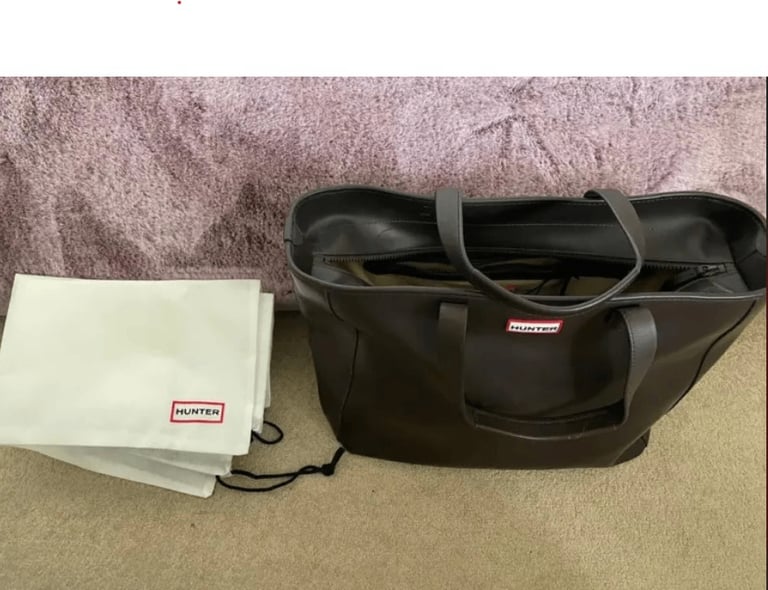 image for Hunter short zipped tote hand bag chocolate coloured Great condition, unused