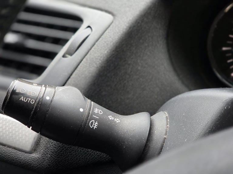 2011 Renault Megane 1.5 dCi Dynamique TomTom Euro 5 5dr HATCHBACK Diesel Manual