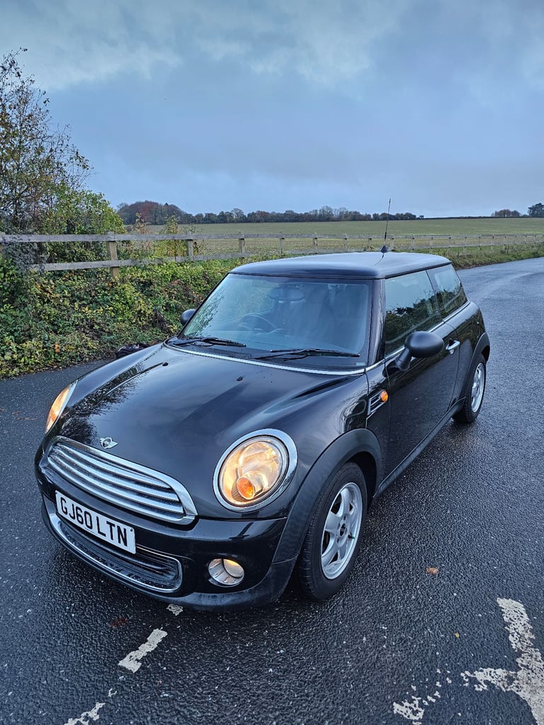 Mini One 1.6 Manual **FRESH MOT GREAT EXAMPLE**