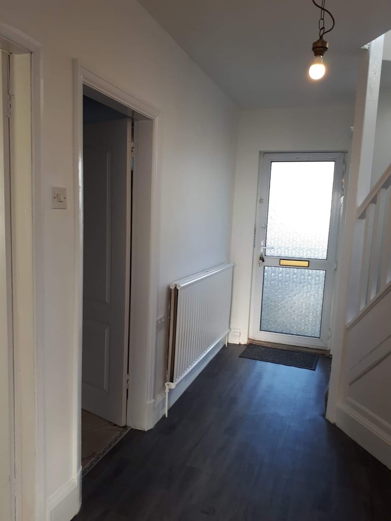 LARGE DOUBLE ROOM FOR RENT 