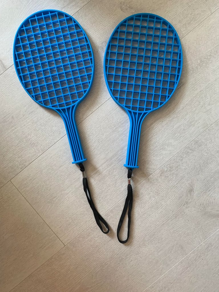 Excellent condition tetherball pole (ball+2 rackets included) 