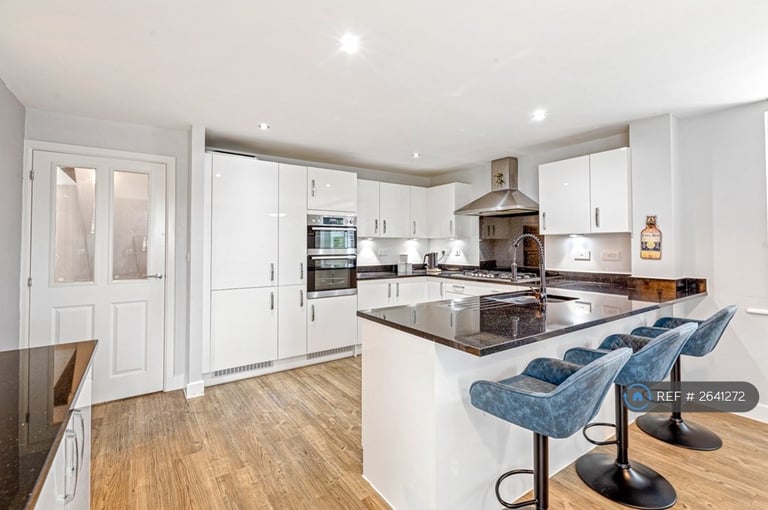 5 bedroom house in Wright Close, Leicester, LE8 (5 bed) (#2641272)