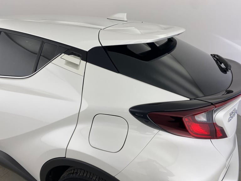 2022 Toyota C-HR 1.8 VVT-h GPF Design SUV 5dr Petrol Hybrid CVT Euro 6 (s/s) (122 ps) - NAV  Suv ...