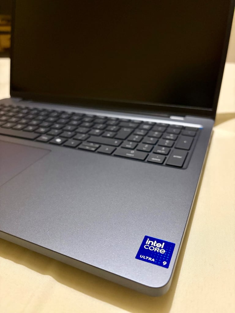 Dell pro max 16- Ultra i9 - 64 GB DDR5 Ram 