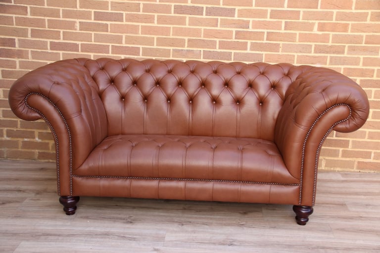image for Saxon Highgrove Chesterfield Sofa (UK Delivery)