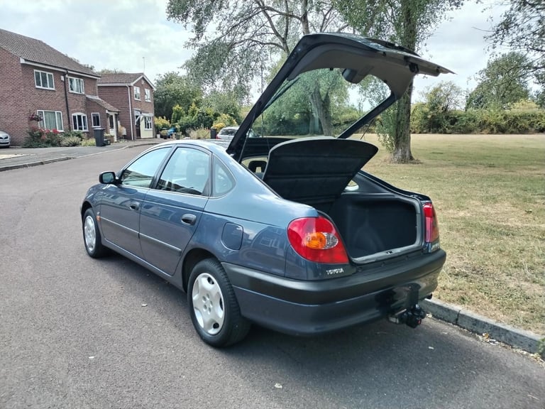 PRACTICAL CLASSIC TOYOTA AVENSIS GS 1.8 PETROL GENUINE 33K FSH 10 MOT TOW BAR