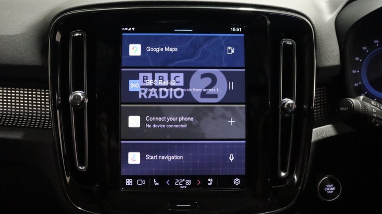 2025 Volvo XC40 B4 (P) Ultra Black Edition (Sunroof, Harman Kardon, 360 Camera) ESTATE Petrol/Ele...