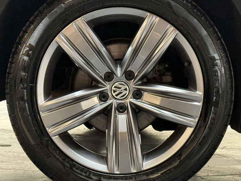 2017 Volkswagen Tiguan 2.0 TDI BlueMotion Tech SEL DSG 4Motion Euro 6 (s/s) 5dr SUV Diesel Automatic