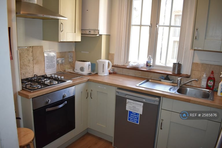 1 bedroom in Honiton Road, Southend-On-Sea, SS1 (#2585876)