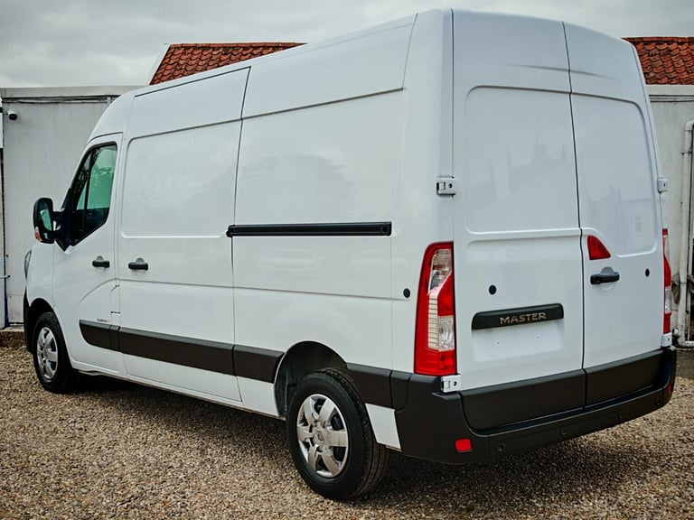 2021 Renault Master MM35dCi 135 Business+ Medium Roof Van Medium Roof Van Diesel Manual