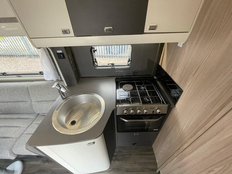Swift Voyager 594 4 Berth 4 Belt automatic 3500kg motorhome 