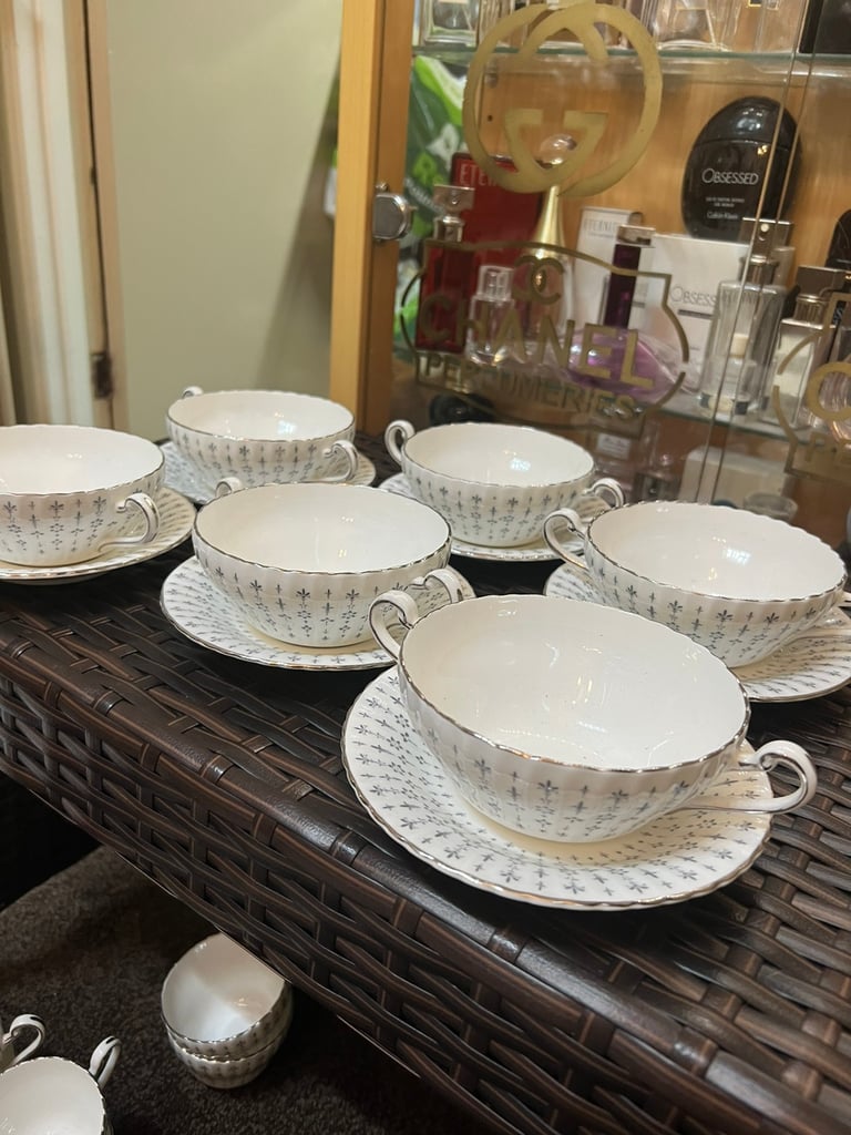 6 Vintage PARAGON bone China soup bowls & plates