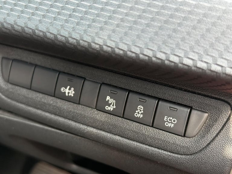 2015 Peugeot 2008 1.6 e-HDi Allure EGC Euro 5 (s/s) 5dr HATCHBACK Diesel Automatic