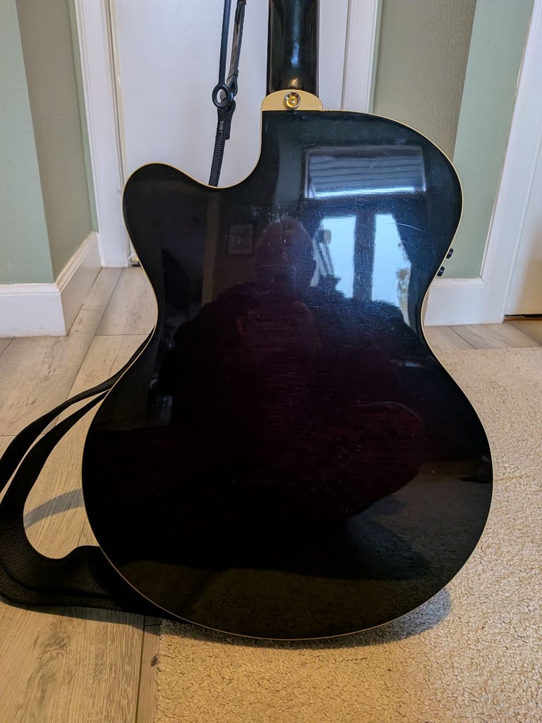 Yamaha CPX 900 SERIES semi-electric acoustic guitar 