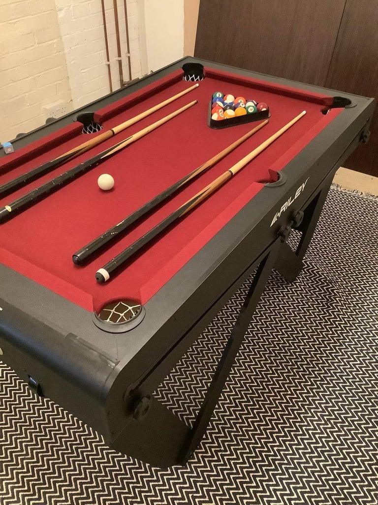 Riley 5ft folding pool table 
