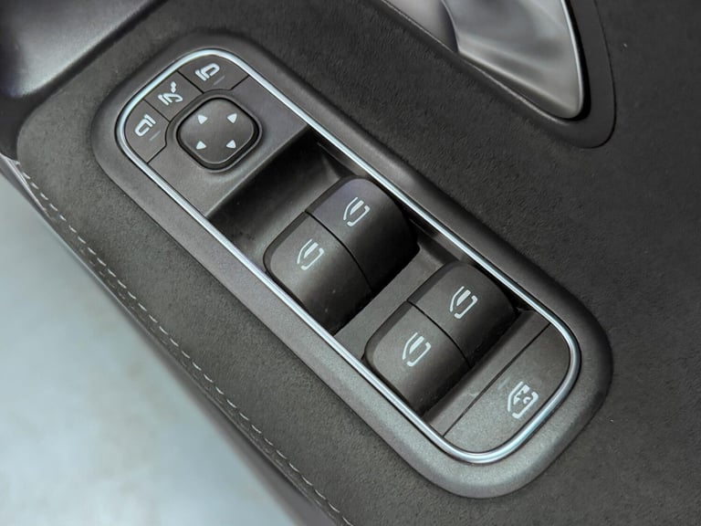 2022 Mercedes-Benz A-Class 1.3 A250e 15.6kWh AMG Line Edition (Executive) Saloon 4dr Petrol Plug-...