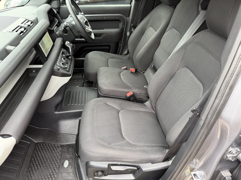 2022 Land Rover Defender 3.0 D250 Hard Top Auto [3 Seat] PANEL VAN DIESEL Automatic