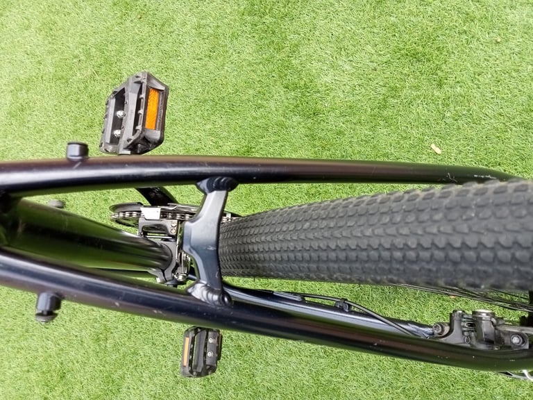 Trek Dual Sport Hybrid Mountain Bike.