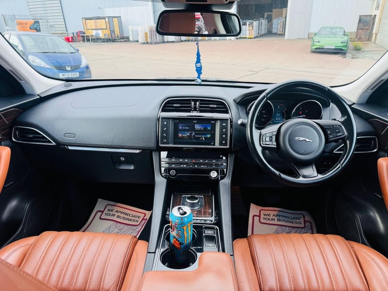 2017 Jaguar F-Pace 2.0d Portfolio 5dr Auto AWD ESTATE DIESEL Automatic