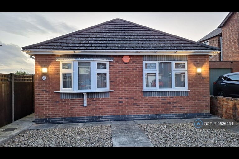 2 bedroom house in Clifton Street, Bilston, WV14 (2 bed) (#2526234)