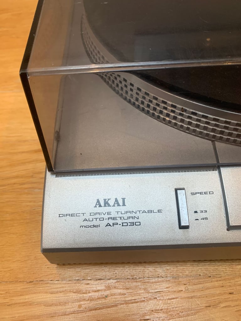 AKAI AP-D30 Direct Drive Turntable Record Player