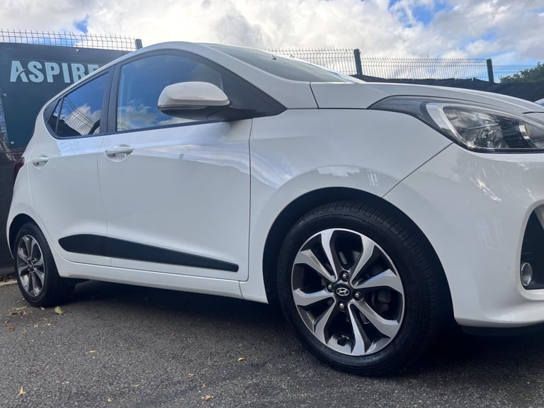 2017 Hyundai i10 1.2 Premium SE 5dr Auto HATCHBACK PETROL Automatic