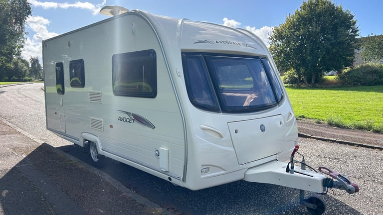 Avondale Avocet 2008 - 2 Berth Caravan with Motor Mover