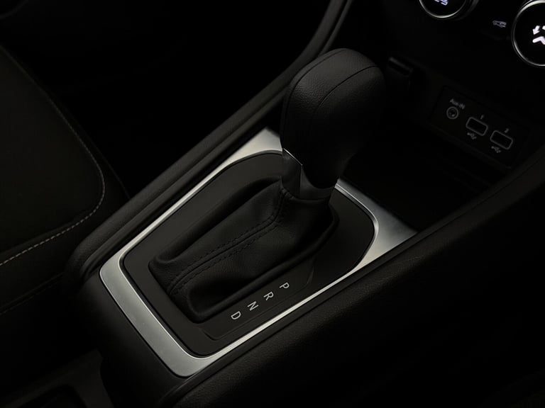 2021 Renault Captur 1.3 TCe Iconic EDC Euro 6 (s/s) 5dr HATCHBACK Petrol Automatic