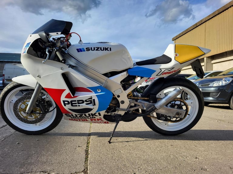1989 F SUZUKI RGV250 VJ21 RGV 250 CLASSIC RETRO TWO STROKE PEPSI RACE REPLICA