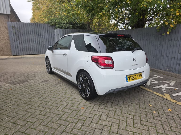 Citroen, DS3, Hatchback, 2013, Manual, 1598 (cc), 3 doors