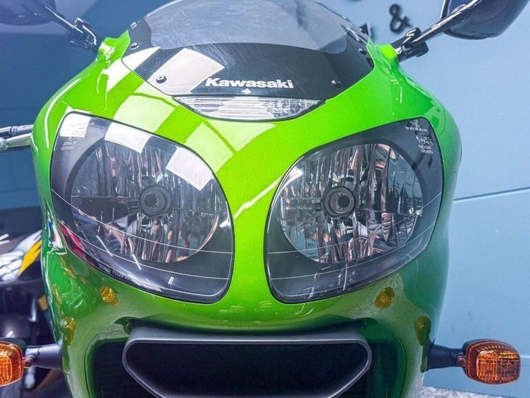 2000 W KAWASAKI ZX-12R NINJA 1199CC - 4820 MILES - ONE OWNER - COLLECTOR BIKE